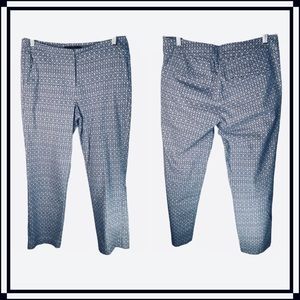 Donna Ricco - Capri Pants Navy Blue & White Size 4